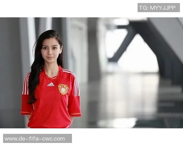 足球宝贝杨颖的魅力与才华展现她在运动界的独特风采与影响力 足球宝贝杨颖的魅力与才华展现她在运动界的独特风采与影响力